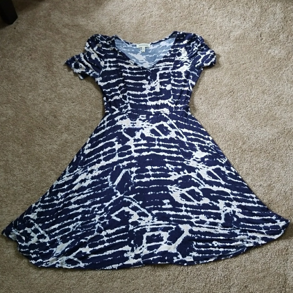 Beautiful spring/summer dress - Picture 1 of 4